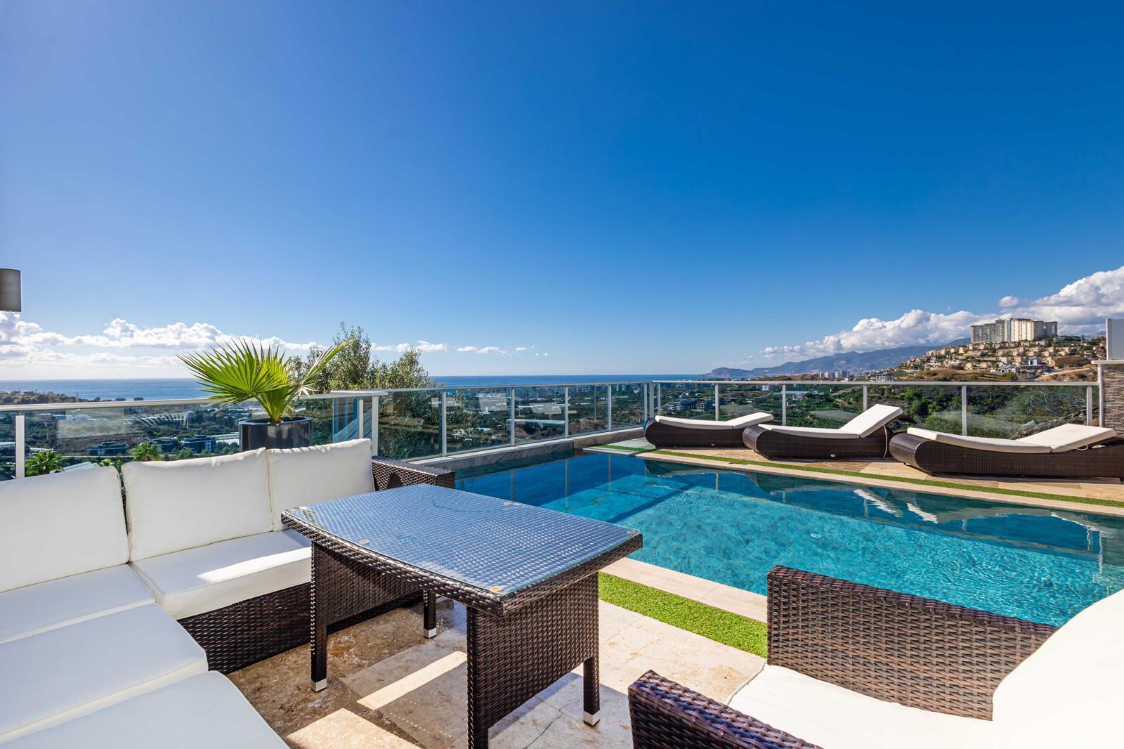 07450 Kargıcak, Alanya / Antalya, Türkei – Exklusive Luxusvilla Meerblick, privater Pool & hochwertige Wohnanlage
