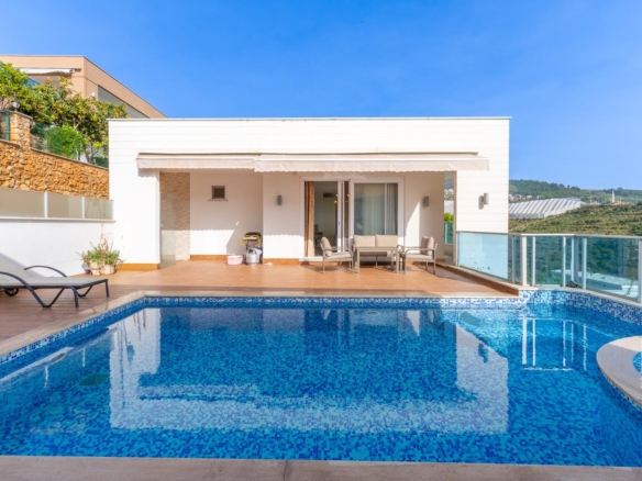 07450 Kargıcak, Alanya / Antalya, Türkei – EXKLUSIVE VILLA AUF ECKGRUNDSTÜCK